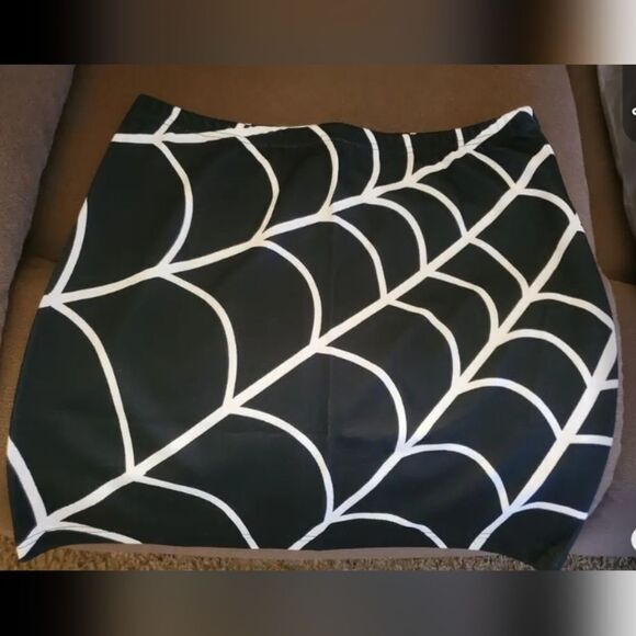 Gorgeous black and white web mini skirt sz xxl - Picture 8 of 11
